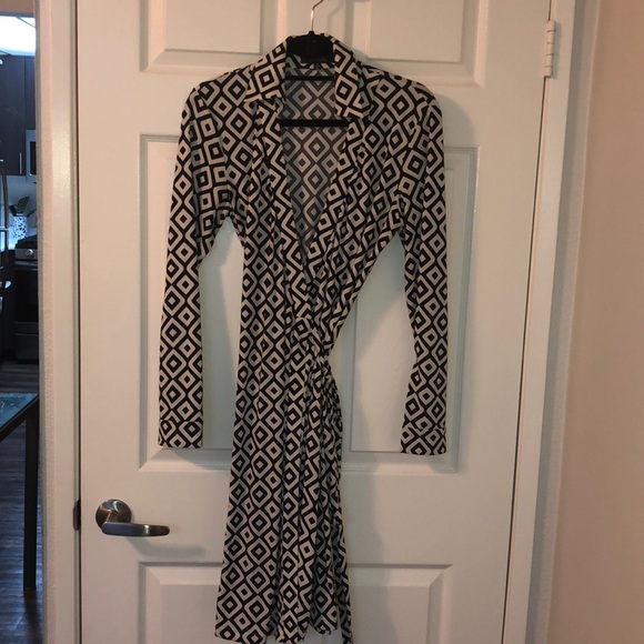 ANGL Geometric Print Wrap Dress - Picture 3 of 3